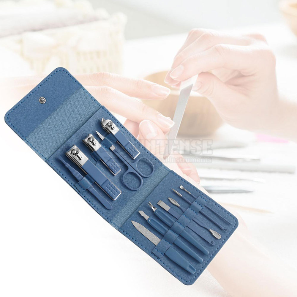 16 Piece Manicure Pedicure Grooming Kit - Image 2